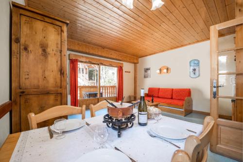 Pralognan-la-Vanoise Apartment | Budget-Friendly Alpes Roc: Family and Accessible Stays