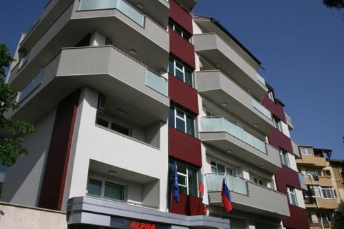 Varosha Hotel | Family-Friendly ALPHA Hotel with Hot Tub & Dining Options