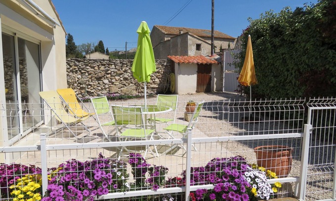 Maussane-les-Alpilles Apartment | Guest Rated 9.8 - ALPILLES Air-conditioned Studio with Pool
