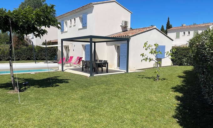 Paradou Villa | Paradou Villa: 10/10 Guest Rated with Heated Pool & Kitchen