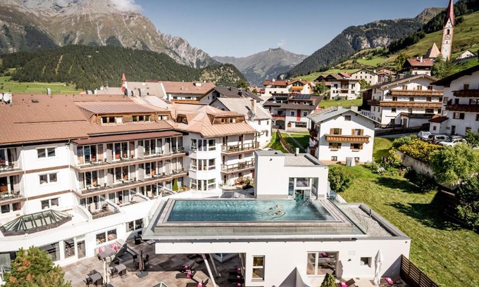 Nauders Hotel | Relax at Alpin Art & Spa Hotel Naudererhof - 8.8/10 Rated
