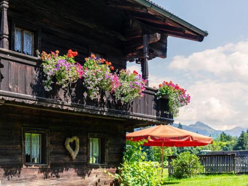 Woergl House | Alpin Hideaway XL: Top-Rated Family and Pet Friendly Retreat
