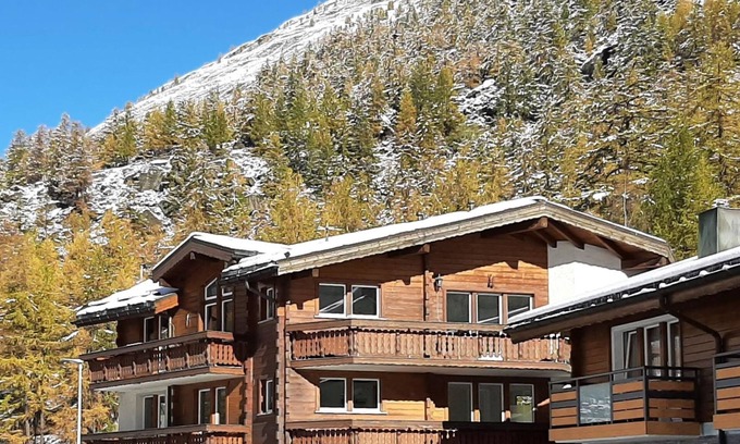 Saas Almagell Apartment | Experience Alpin Smile: Spa, Breakfast & Family-Friendly Stays