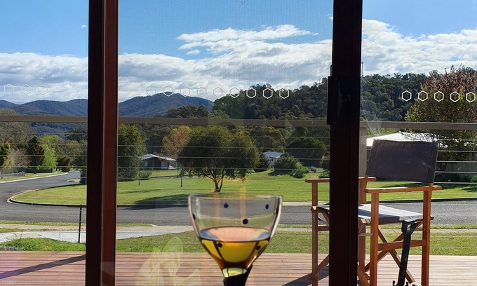 Khancoban House | Idyllic Alpine A Frame with Lake View and Family-Friendly Perks