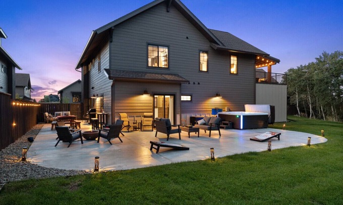 Red Lodge House | Unforgettable Outdoor Experience with Family-Friendly Amenities