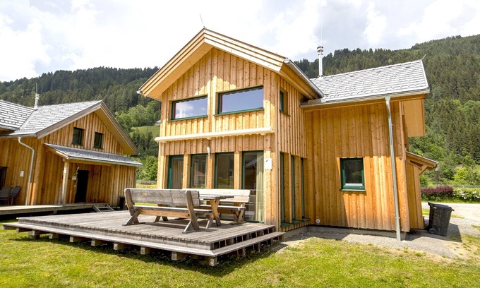 Murau Ski Chalet | Inviting Alpine Chalet with Infrared Sauna & Whirlpool