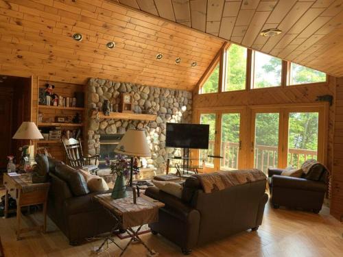 Lac du Flambeau House | Alpine Haus: Ideal Spot Near Recreational Fishing Lake