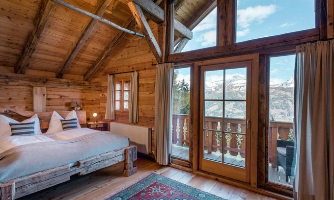 Reisseck Apartment | Experience Culinary Delights at Landgut Moserhof Alpine Hut