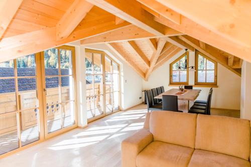 Soelden Ski Chalet | Pet-Friendly Alpine Lodge Sölden with Hot Tub & Pool
