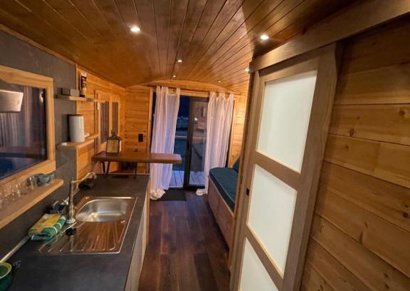 Villar-Saint-Pancrace Cabin | Cozy Alpine Love Shack: Pet-Friendly Retreat with Dining