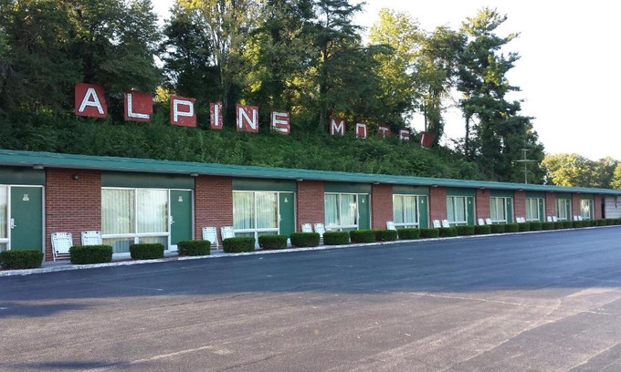Abingdon Hotel | Family-Friendly Retreat at Alpine Motel - Rated 7/10