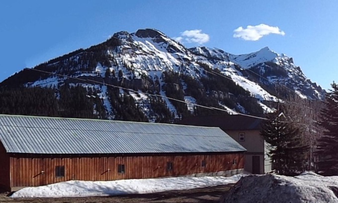 Cooke City-Silver Gate Hotel | Discover Alpine Motel: Family-Friendly with Great Amenities