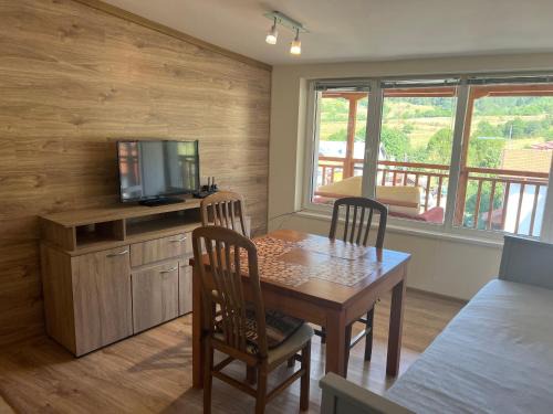 Beli Iskar Apartment | Alpine Nest: Guest Rated 9.8 & Steps to Ski Slopes