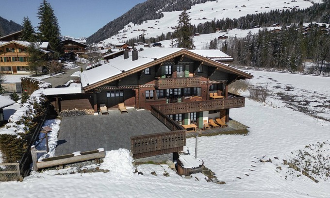 Lauenen Ski Chalet | Idyllic Alpine Oasis with Spa and Pet-Friendly Amenities