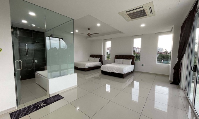 Taman Kiara House | Serene Alpine PD Taman Kiara 2 Homestay with Ocean View