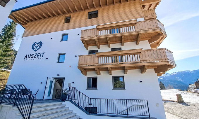 Oberau Wildschonau Apartment | Alpine Residence Auszeit: Scenic Lake View & Spa Retreat
