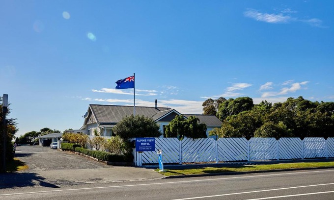 Kaikoura Hotel | Relaxing Ocean View at Alpine View Motel - 4-Star Retreat