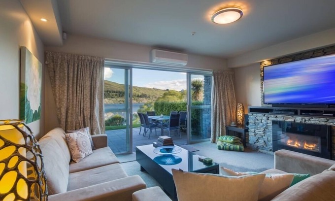 Queenstown House | Lakefront Apartment at Alpine Village - Rated 10/10 by Guests