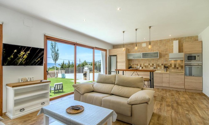Carataunas House | Seaside Retreat at Alpujarra Arena - Guest Rated 9.8/10