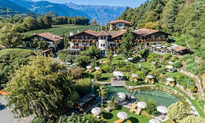 Tesimo Hotel | Experience Alpwellhotel Burggräfler: Pet-Friendly Retreat