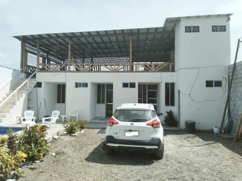Atacames House | Welcoming Familia Reinoso: Pet Friendly with Pool & Breakfast