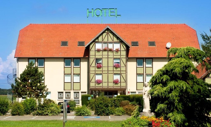 Ottmarsheim Hotel | Comfortable Als Hôtel: Pet-Friendly & Family Welcoming
