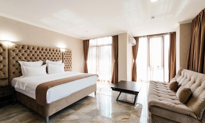 Gorki Gorod Hotel | Relax at Alсont Hotel: 4-Star Retreat with Pool & Hot Tub