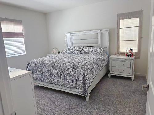 Elk Grove Villa | ALTA Elk Grove Stylish Retreat