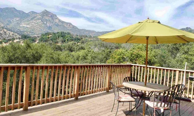 Three Rivers Cabin | Indulgent Alta Peak Vista Home near Sequoia National Park