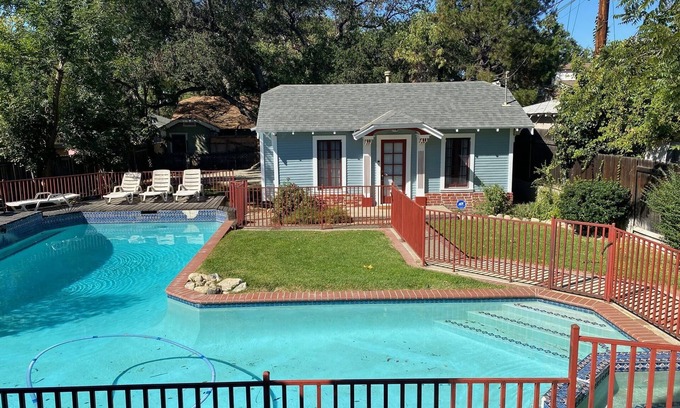 Altadena House | Classic Craftsman Retreat with Oceanfront Views & Spa