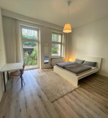 Gemarkung Vohwinkel Apartment | Cozy Altbauwohnung with Two Balconies - Rated 8.3/10