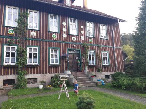 Altenbrak Apartment | Pet-Friendly Retreat at Alte Forsterei - Rated 9/10!