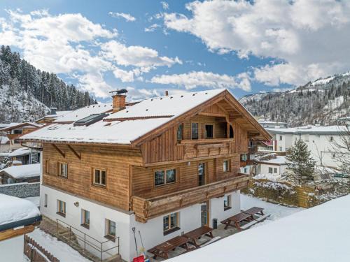 Hopfgarten im Brixental Ski Chalet | Relax at the Beautiful Alte Mühle with Oceanfront Views