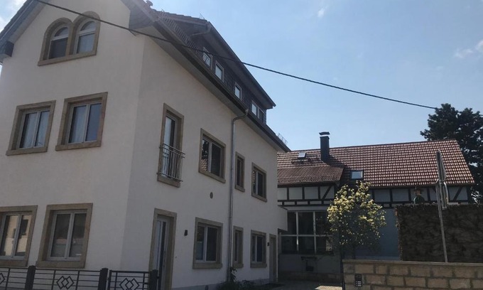 Radebeul Apartment | Experience Comfort at Alte Post Altwahnsdorf - Rated 9.3/10