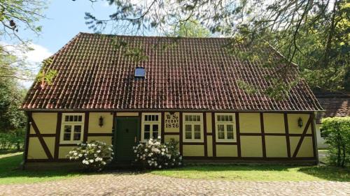 Luedersburg Apartment | Family-Friendly Retreat at Alte Schäferei - Kräuterkammer