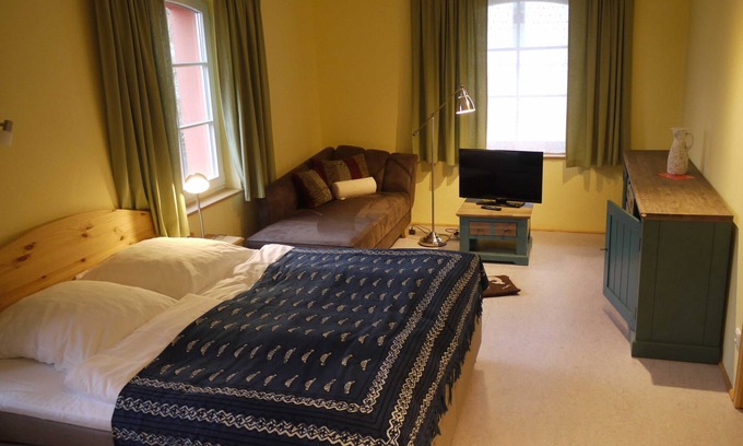 Lassan Cottage | Comfortable Double Room in Historic Carpentry Building