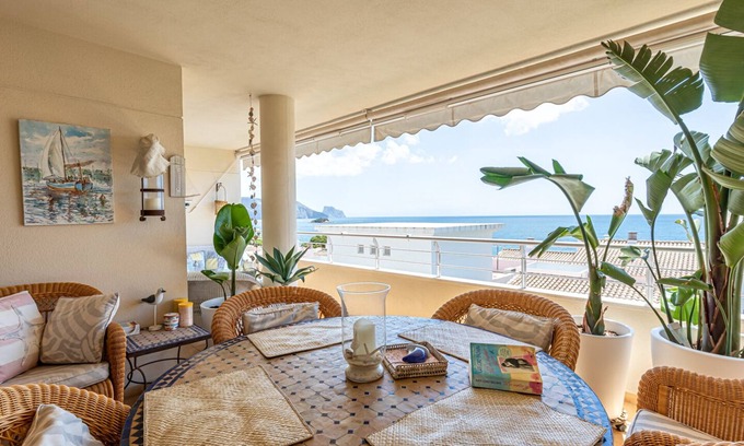 Altea Apartment | Discover Altea la Olla Apartment with Oceanfront Pool