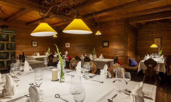 Munchen District Hotel | Discover Alter Wirt GmbH: Eco-Friendly Hotel in Grünwald