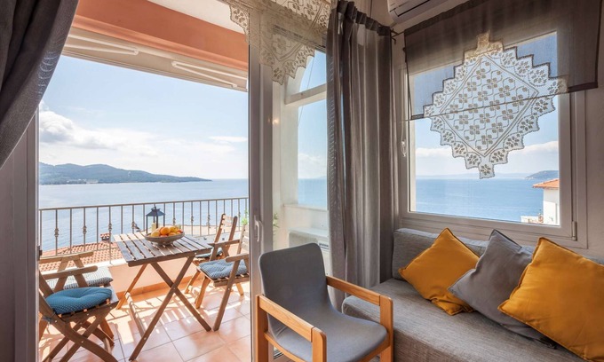 Neos Marmaras Apartment | Relax at Alterra Vita Apartments with Breathtaking Sea Views