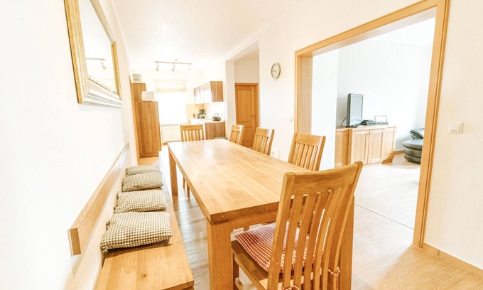 Niederberndorf Apartment | Welcoming Altes Bauernhaus: Family-Friendly Retreat