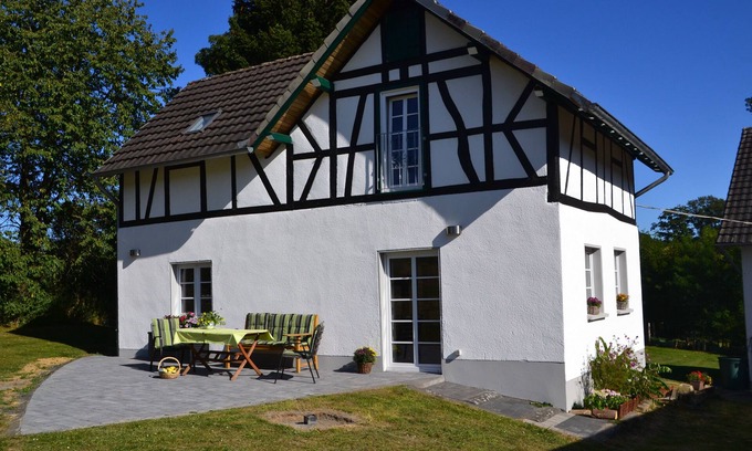 Ersfeld House | Discover Altes Bienenhaus: Pet-Friendly Retreat in Westerwald
