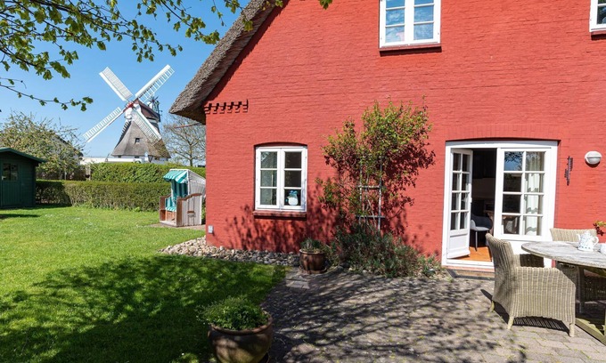 Wrixum Apartment | Enchanting Altes Mühlenhaus: Ocean View & Pet Friendly