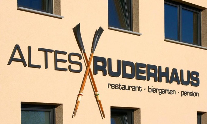 Worms House | Pet-Friendly Altes Ruderhaus with Family Amenities