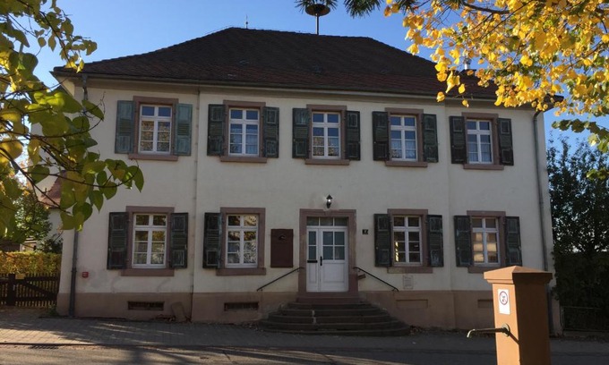 Mutschelbach Apartment | Highly Rated Altes Schulhaus Mutschelbach: Family-Friendly Stay