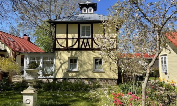 Splietsdorf House | Oceanfront Altes Taubenhaus with Spa and Family Features