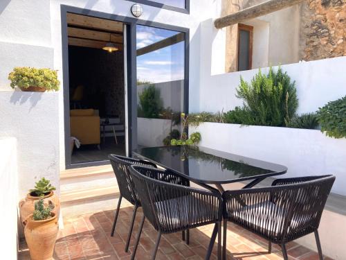 Canet lo Roig House | Discover AltHouse Canet lo Roig: Perfect for Families & Pets