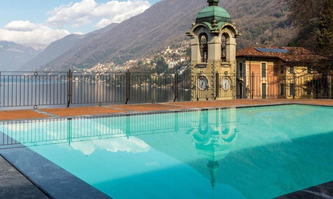 Riva Apartment | ALTIDO View Apartment for 6 with Communal Pool Access