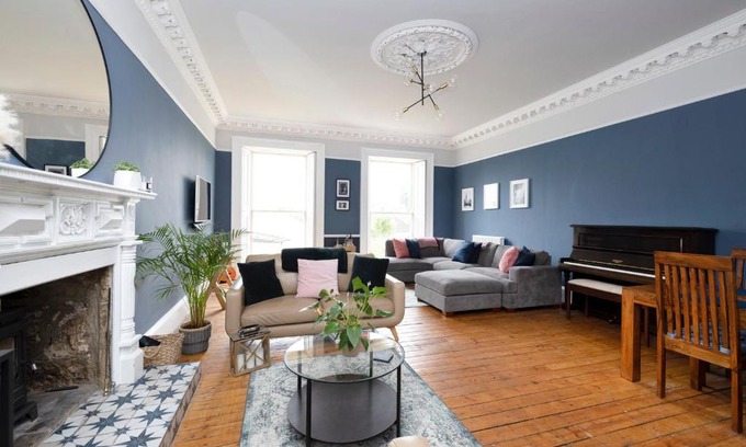 Eskbank House | ALTIDO House with Free Parking, Pet & Child Friendly