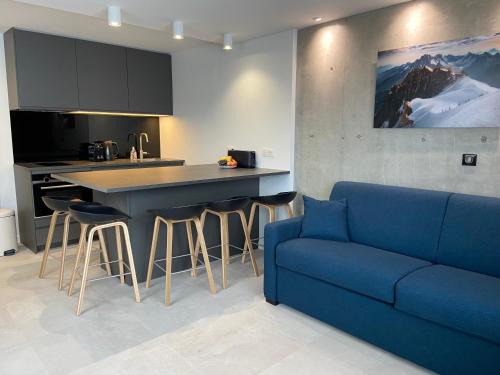 Val-Thorens Apartment | Cozy Olympic Apartment for 5 at the Foot of Ski Slopes