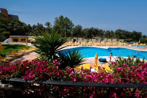 Alvor Apartment | Relax at Alto Club with Private Beach and Ocean View
